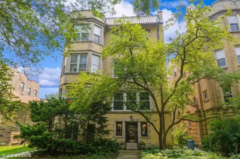 1343 W Greenleaf Ave #3, Chicago, IL 60626