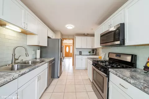 536 Eagle View Dr, Carol Stream, IL 60188 photo 11