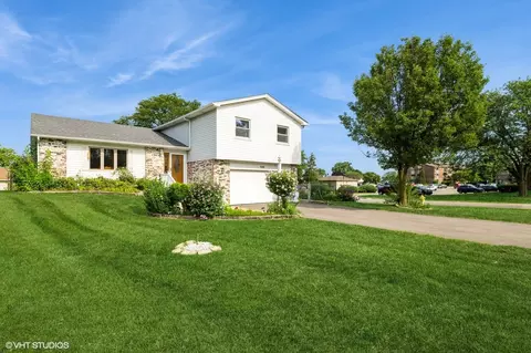 536 Eagle View Dr, Carol Stream, IL 60188 photo 3