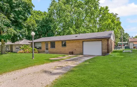 205 Buena Vista Dr, Champaign, IL 61820