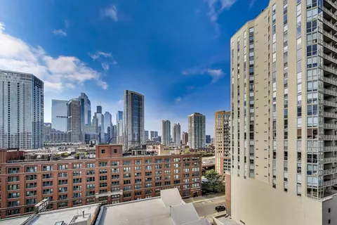 View/Area - Undisclosed, Chicago, IL 60654 photo 2 of 3