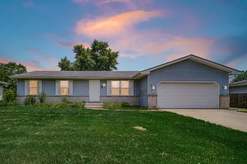 342 Woodbridge Dr, Lowell, IN 46356