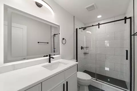 300 Lance Dr, Des Plaines, IL 60016 photo 20