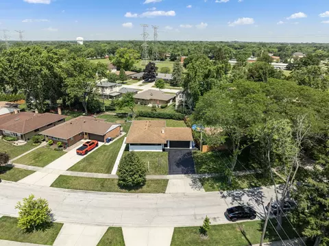 300 Lance Dr, Des Plaines, IL 60016 photo 35