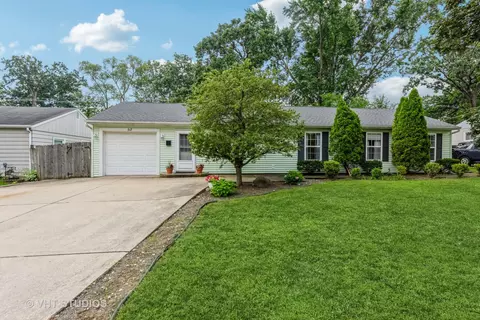 317 Grove St, Mundelein, IL 60060