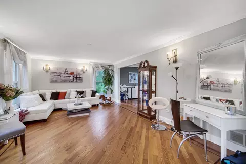 Living - 2233 Appleby Dr, Wheaton, IL 60189 photo 1 of 1