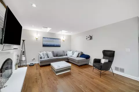 Other - 2233 Appleby Dr, Wheaton, IL 60189 photo 2 of 4