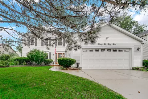 2233 Appleby Dr, Wheaton, IL 60189