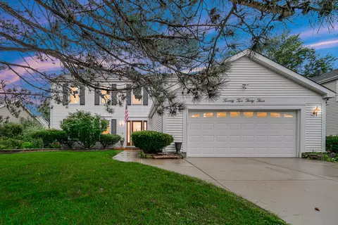 Exterior - 2233 Appleby Dr, Wheaton, IL 60189 photo 2 of 3