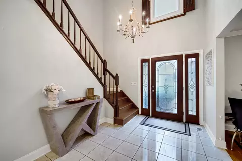 Entry Way - 2233 Appleby Dr, Wheaton, IL 60189 photo 1 of 2