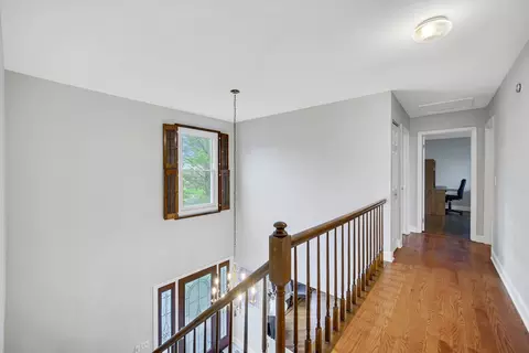 Entry Way - 2233 Appleby Dr, Wheaton, IL 60189 photo 2 of 2