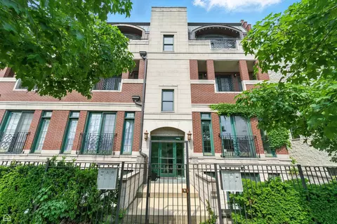 2736 N Wolcott Ave #101, Chicago, IL 60614