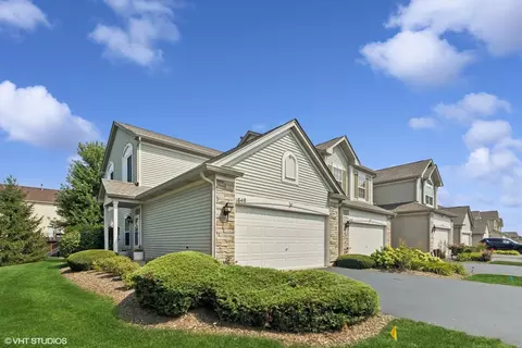 1648 Fredericksburg Ln, Aurora, IL 60503