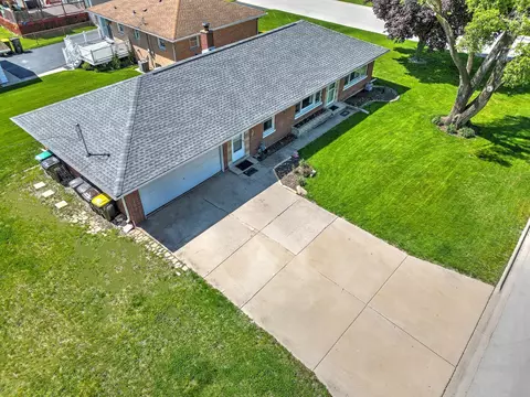 9702 Oak Park Ave, Chicago Ridge, IL 60415