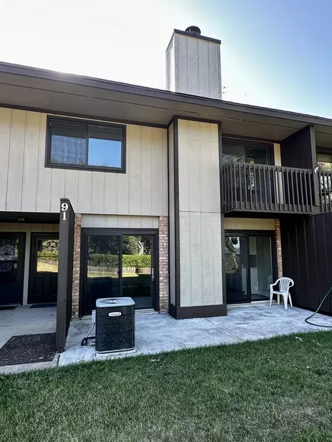 91 Mineola Rd, Fox Lake, IL 60020