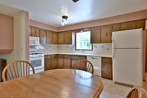 657 Sable Dr, Addison, IL 60101 photo 9