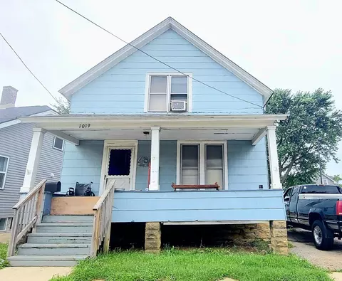 1019 E New York St, Aurora, IL 60505