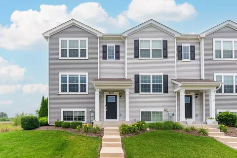 2381 Alison Ave, Pingree Grove, IL 60140