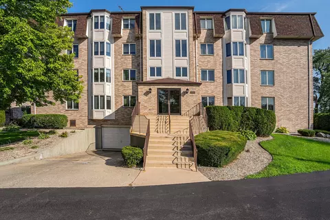 3620 186th St #203, Lansing, IL 60438
