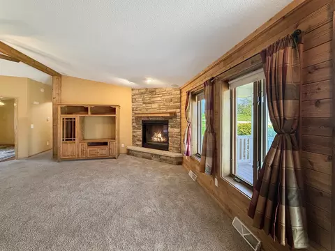 Living - 24-134 Hidden Ranch Dr, Lanark, IL 61046 photo 4 of 6