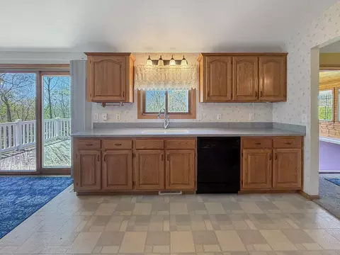 Kitchen - 24-134 Hidden Ranch Dr, Lanark, IL 61046 photo 4 of 5