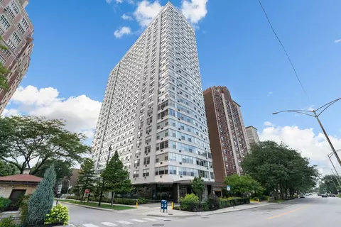 3900 N Lake Shore Dr #13G, Chicago, IL 60613