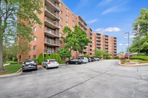1 Bloomingdale Pl #608, Bloomingdale, IL 60108