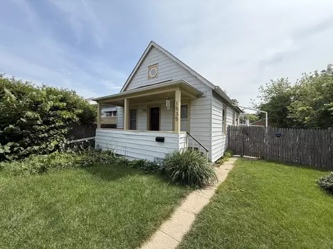 1535 Glenn Dr, North Chicago, IL 60064