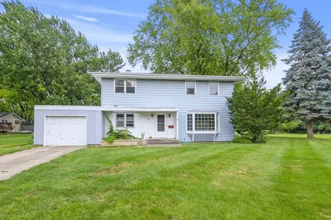 698 W River St, Bourbonnais, IL 60914