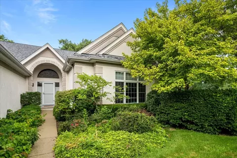 2524 Augusta Way, Highland Park, IL 60035