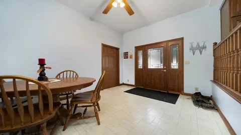 Entry Way - 3101 Prophet Rd, Rock Falls, IL 61071 photo 2 of 2