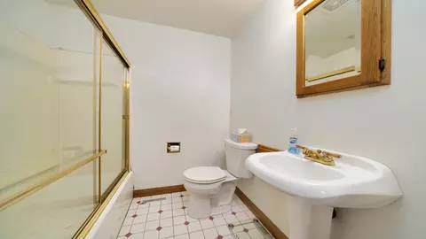 Bath - 3101 Prophet Rd, Rock Falls, IL 61071 photo 1 of 1