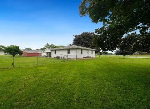 Exterior - 3101 Prophet Rd, Rock Falls, IL 61071 photo 7 of 11