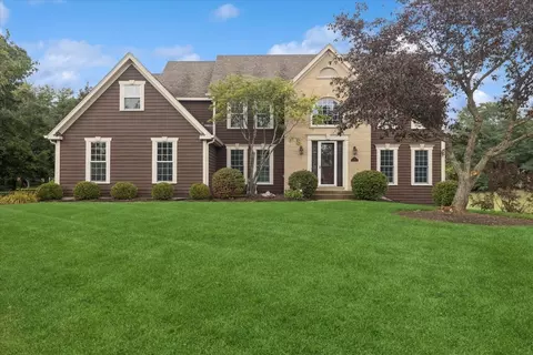 750 Old Westbury Rd, Crystal Lake, IL 60012