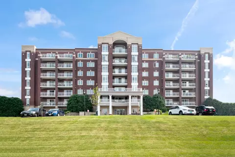 7061 W Touhy Ave #502, Niles, IL 60714