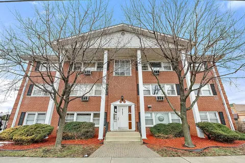 4247 Amelia Ave #1A, Lyons, IL 60534