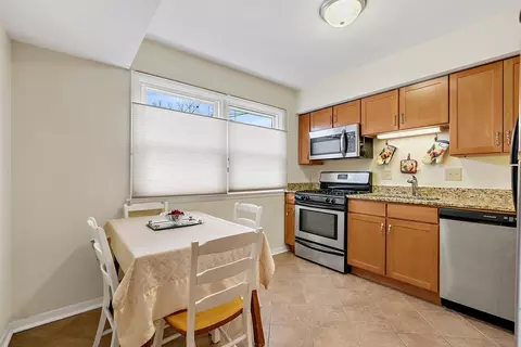 Kitchen - 4247 Amelia Ave #1A, Lyons, IL 60534 photo 1 of 2