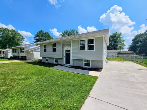 811 Henson St, Lena, IL 61048