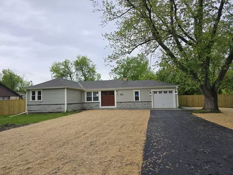 2524 Gray Ct, Waukegan, IL 60085