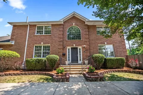 9121 Linder Ave, Skokie, IL 60077