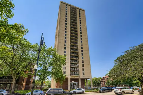 3001 S Michigan Ave #1305, Chicago, IL 60616