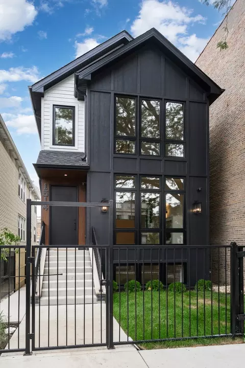 1514 W Superior St, Chicago, IL 60642