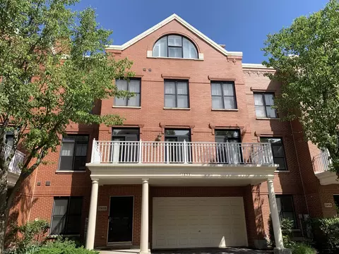 1855 Admiral Ct, Glenview, IL 60026