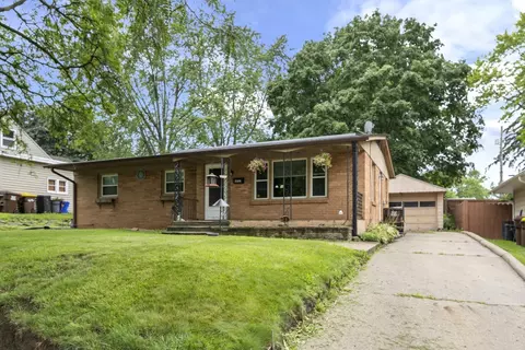 2335 Cornell Dr, Rockford, IL 61108