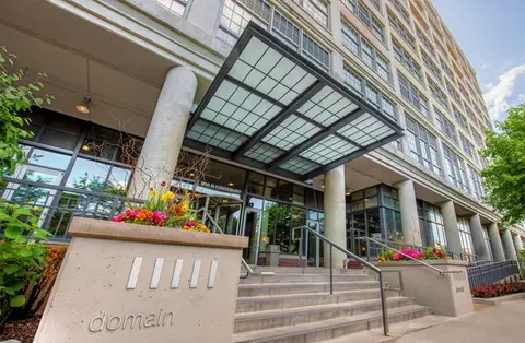 900 N Kingsbury St #701, Chicago, IL 60610