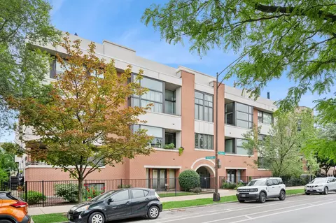 2065 N Kedzie Ave #112, Chicago, IL 60647