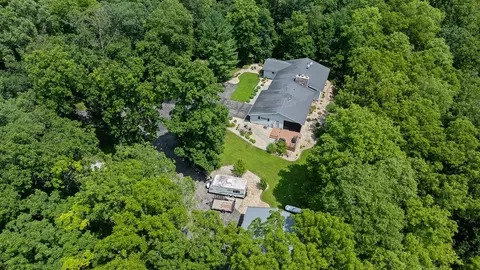 975 W Cliff Rd, Oregon, IL 61061