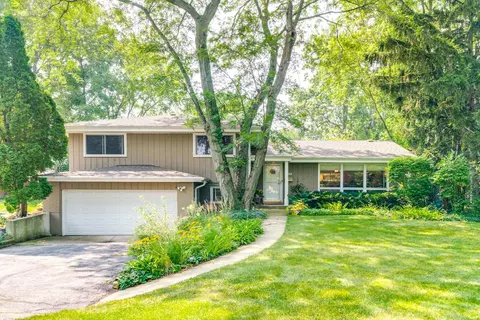 1802 Winthrop Rd, Highland Park, IL 60035