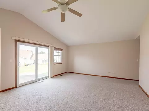 21217 Silktree Cir, Plainfield, IL 60544 photo 2