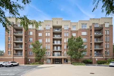 615 Perrie Dr #407, Elk Grove Village, IL 60007